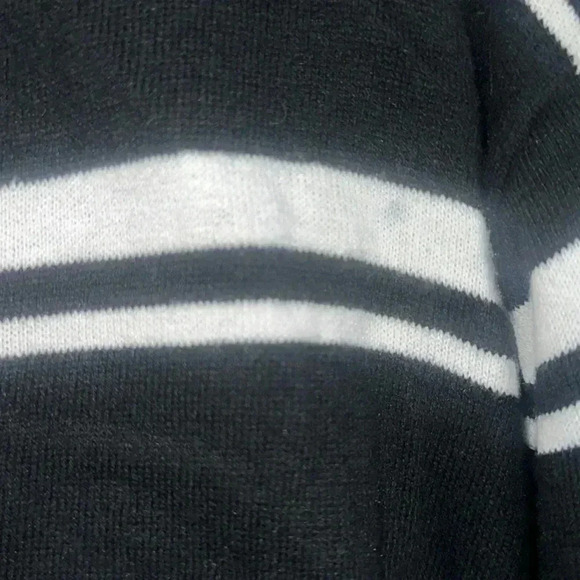 Ava & Viv Women's Plus Size Striped Long Sleeve V-Neck Pullover Sweater - Picture 7 of 8